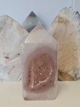 Load image into Gallery viewer, Druzy Agate Tower