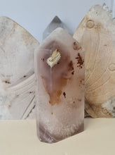 Load image into Gallery viewer, Druzy Agate Tower