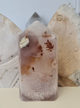 Load image into Gallery viewer, Druzy Agate Tower