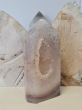 Load image into Gallery viewer, Druzy Agate Tower