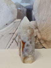 Load image into Gallery viewer, Druzy Agate Tower