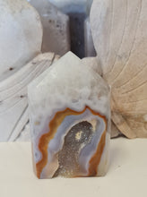 Load image into Gallery viewer, Druzy Agate Tower