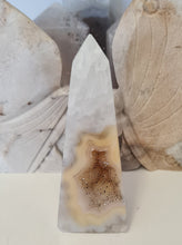 Load image into Gallery viewer, Druzy Agate Obelisk