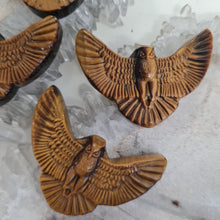 Load image into Gallery viewer, Tiger&#39;s Eye Eagle
