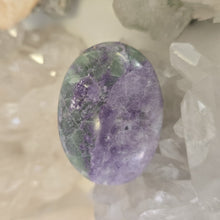 Load image into Gallery viewer, Serpentine Fluorite &#39;Bolivianite&#39; Palmstone - A Grade
