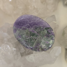 Load image into Gallery viewer, Serpentine Fluorite &#39;Bolivianite&#39; Palmstone - A Grade
