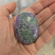 Load image into Gallery viewer, Serpentine Fluorite &#39;Bolivianite&#39; Palmstone - A Grade
