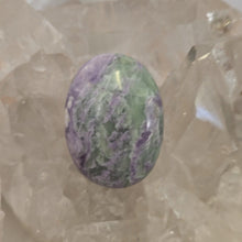 Load image into Gallery viewer, Serpentine Fluorite &#39;Bolivianite&#39; Palmstone - A Grade
