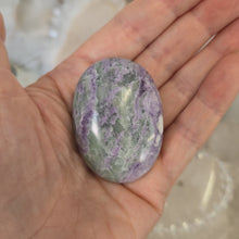 Load image into Gallery viewer, Serpentine Fluorite &#39;Bolivianite&#39; Palmstone - A Grade
