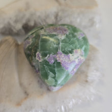 Load image into Gallery viewer, Serpentine Fluorite &#39;Bolivianite&#39; Heart - A Grade
