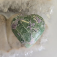 Load image into Gallery viewer, Serpentine Fluorite &#39;Bolivianite&#39; Heart - A Grade
