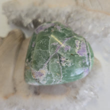 Load image into Gallery viewer, Serpentine Fluorite &#39;Bolivianite&#39; Heart - A Grade

