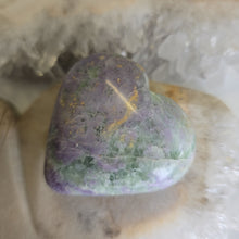 Load image into Gallery viewer, Serpentine Fluorite &#39;Bolivianite&#39; Heart - A Grade
