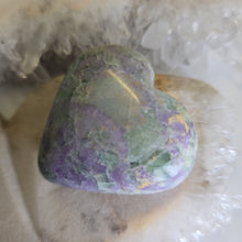 Load image into Gallery viewer, Serpentine Fluorite &#39;Bolivianite&#39; Heart - A Grade
