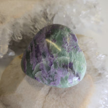 Load image into Gallery viewer, Serpentine Fluorite &#39;Bolivianite&#39; Heart - A Grade
