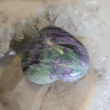 Load image into Gallery viewer, Serpentine Fluorite &#39;Bolivianite&#39; Heart - A Grade
