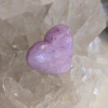 Load image into Gallery viewer, Kunzite Heart
