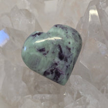 Load image into Gallery viewer, Kammererite Heart
