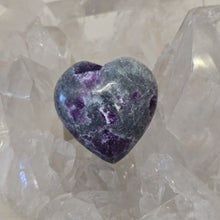 Load image into Gallery viewer, Kammererite Heart
