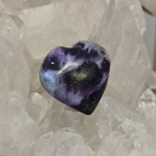 Load image into Gallery viewer, Kammererite Heart
