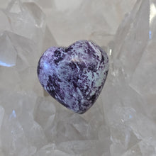 Load image into Gallery viewer, Kammererite Heart
