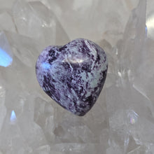 Load image into Gallery viewer, Kammererite Heart
