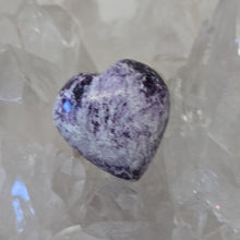 Load image into Gallery viewer, Kammererite Heart
