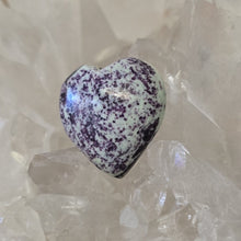 Load image into Gallery viewer, Kammererite Heart
