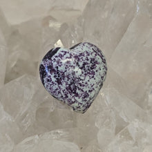 Load image into Gallery viewer, Kammererite Heart
