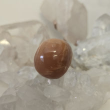 Load image into Gallery viewer, Peach Moonstone Gallet
