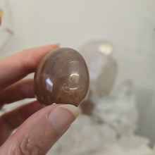 Load image into Gallery viewer, Peach Moonstone Gallet

