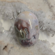 Load image into Gallery viewer, Flower Agate Palmstone
