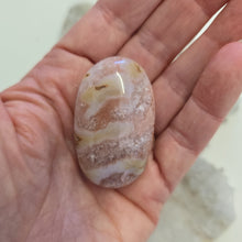 Load image into Gallery viewer, Flower Agate Palmstone

