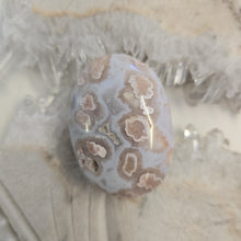 Load image into Gallery viewer, Flower Agate Palmstone
