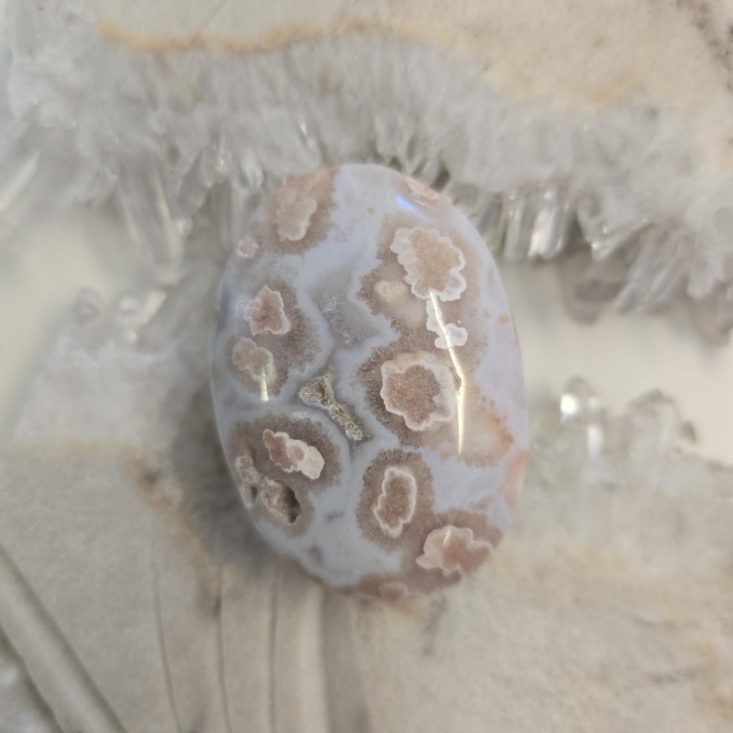 Flower Agate Palmstone