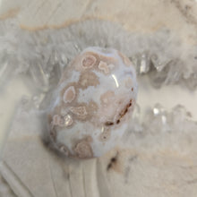Load image into Gallery viewer, Flower Agate Palmstone
