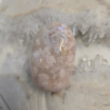 Load image into Gallery viewer, Flower Agate Palmstone
