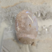Load image into Gallery viewer, Flower Agate Palmstone
