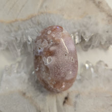 Load image into Gallery viewer, Flower Agate Palmstone
