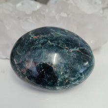 Load image into Gallery viewer, Green Apatite Gallet
