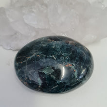 Load image into Gallery viewer, Green Apatite Gallet
