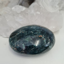 Load image into Gallery viewer, Green Apatite Gallet
