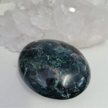 Load image into Gallery viewer, Green Apatite Gallet

