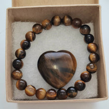 Load image into Gallery viewer, Tiger&#39;s Eye Bracelet and Heart Boxset
