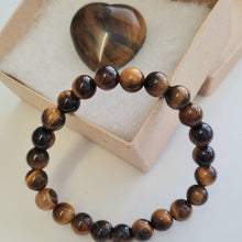 Load image into Gallery viewer, Tiger&#39;s Eye Bracelet and Heart Boxset
