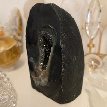 Load image into Gallery viewer, Amethyst Agate Cathedral
