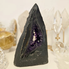 Load image into Gallery viewer, Amethyst Agate Cathedral
