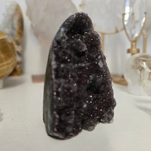 Load image into Gallery viewer, Amethyst Cutbase
