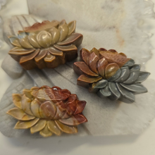 Load image into Gallery viewer, Alashan Agate Lotus Flower
