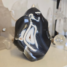 Load image into Gallery viewer, Orca Agate Flame
